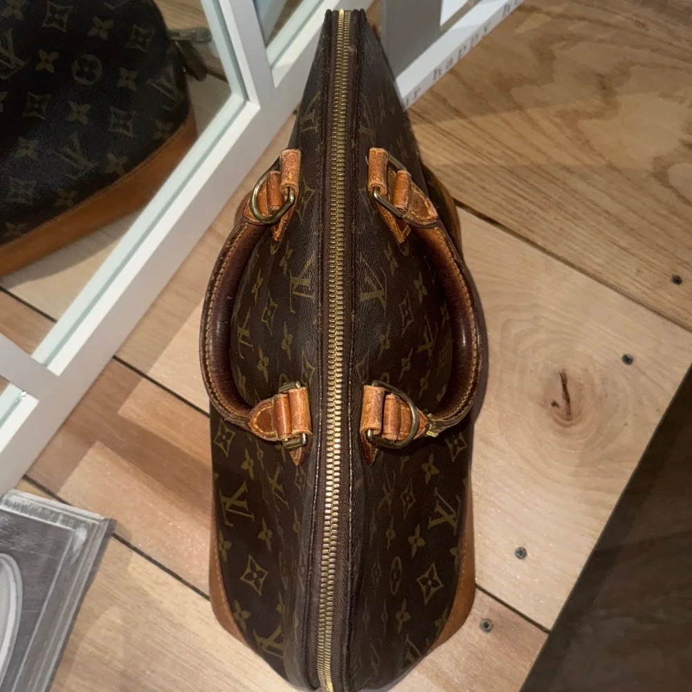 Authentic Louis Vuitton Vintage Alma LV Brown Tan Monogram